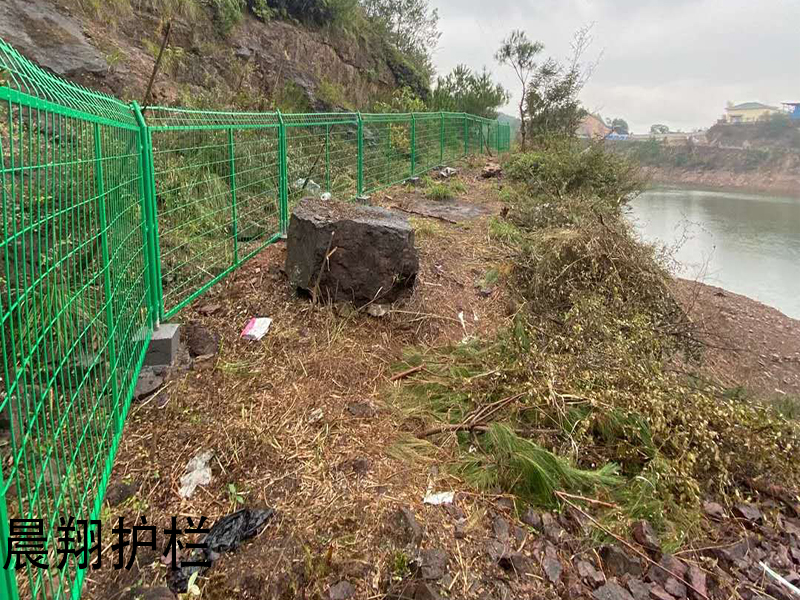 框架護(hù)欄網(wǎng)案例